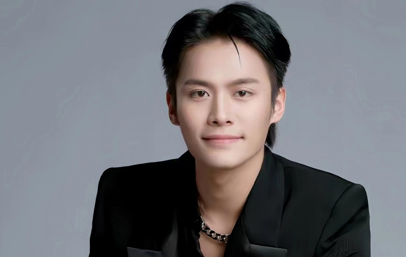 小杨哥鞠躬致歉梅菜扣肉事件